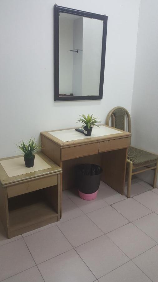 G99 Hotel George Town Buitenkant foto