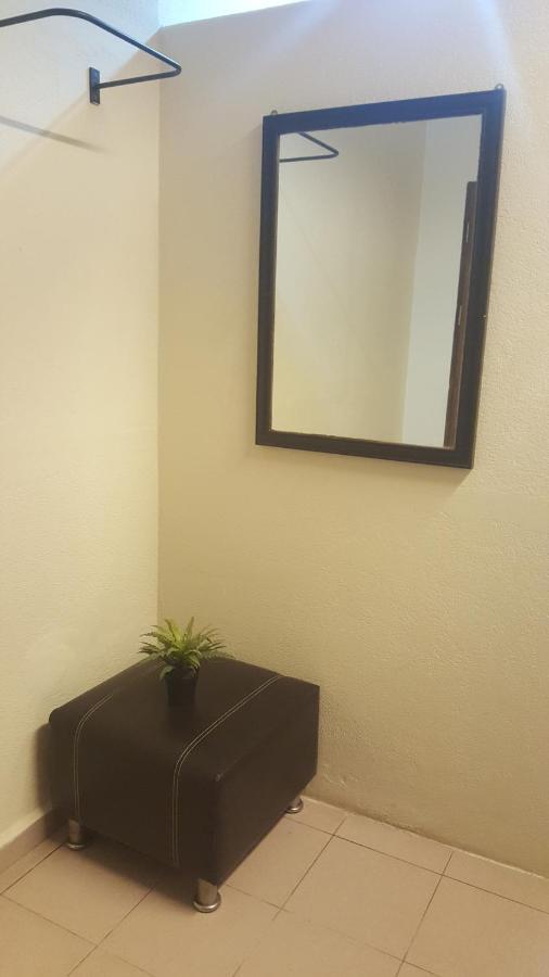 G99 Hotel George Town Buitenkant foto