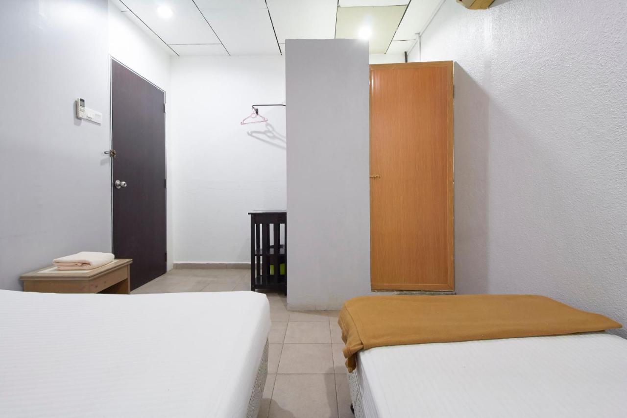 G99 Hotel George Town Buitenkant foto